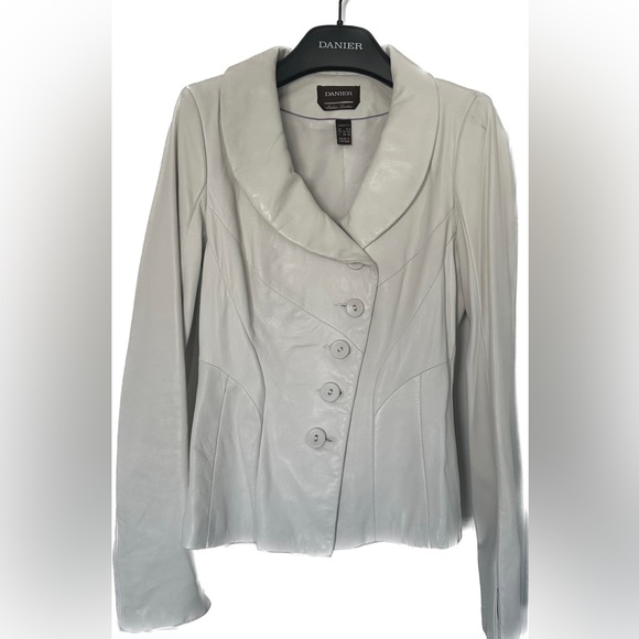 Danier double breasted white leather jacket - Picture 3 of 7